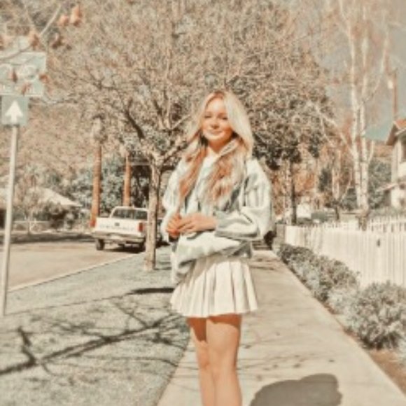 Meet your Posher, Brooklyn - Picture 1 of 1